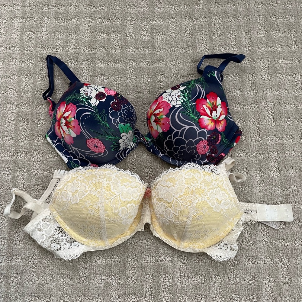 Victoria’s Secret Bras Size 32D (2)
